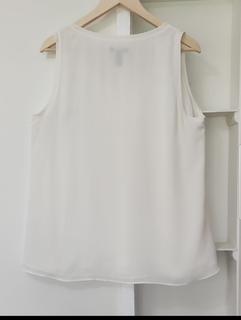 Alfani Ivory Chiffon V-neck Blouse Beaded Sleeveless Flowy Top Size 16 - Picture 7 of 17